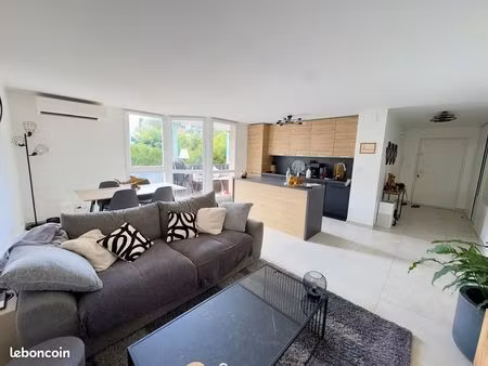 t4 meublé 77 m² – 3 chambres – terrasse sud – garage – vallauris