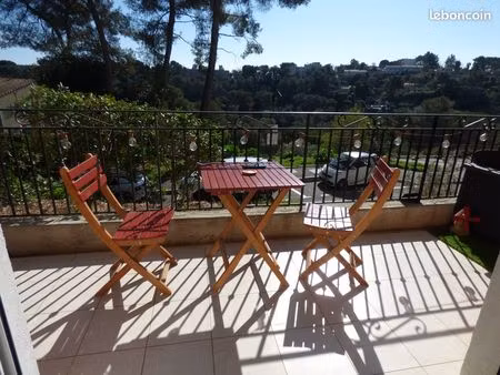 mougins le haut - au calme beau 2 p de 47m2 + terrasse