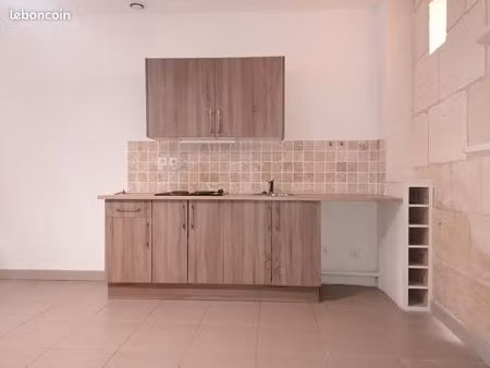 superbe t2 lumineux de 60 m² – dernier étage – 550 + 20 charges