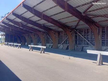 hangar/entrepôt 900m2