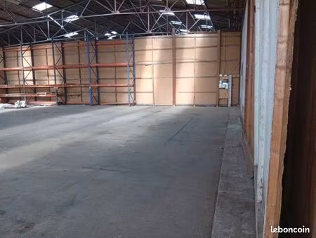 local / entrepôt 600m²