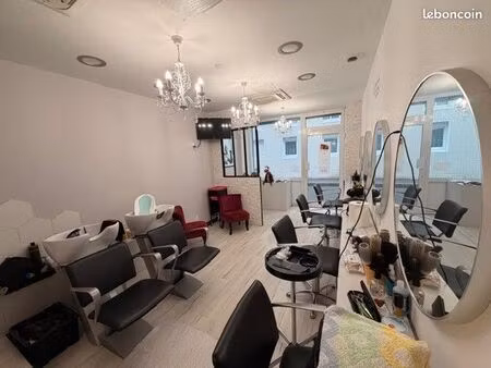 boutique mur et fond coiffure esthetique