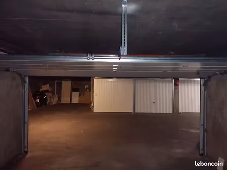 vends box 24m2 39 rue de la grange aux belles