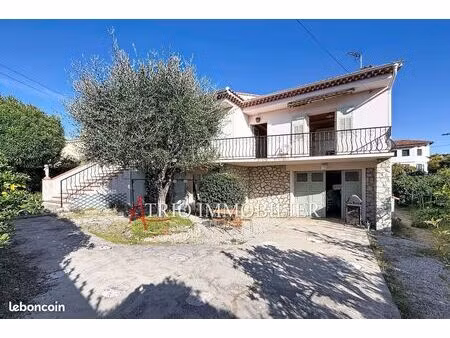 villa 4 pièces 160 m²