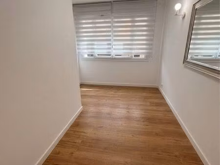 bureau / pièce à louer