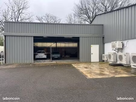 recherche local garage hangar