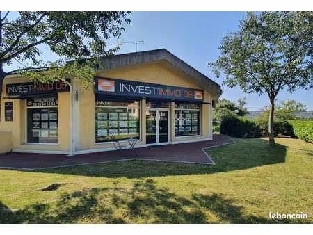 local commercial a louer emplacement n°1