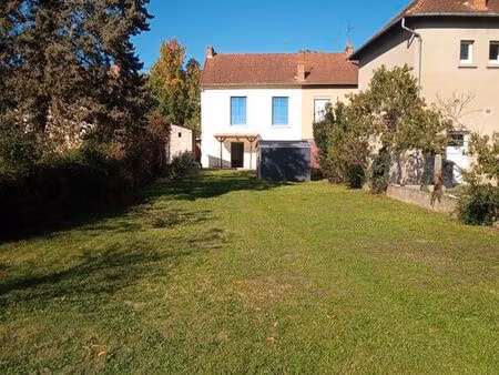 f2 avec 700m2 de terrain