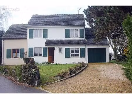 grande maison indépendante 147 m² hab. et plus de 100 m² de surfaces utiles suplementaires