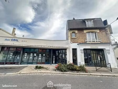 immeuble 14 pièces 256 m²