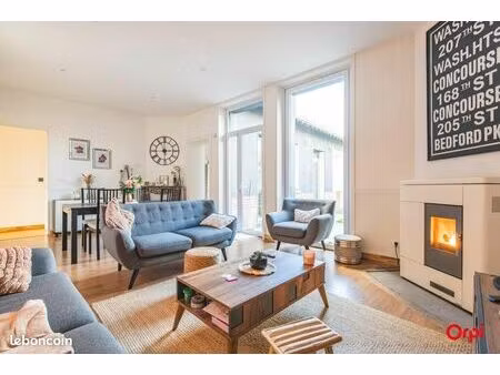 maison 7 pièces 240 m²