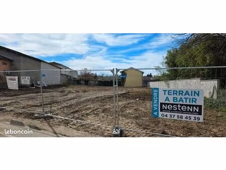 terrain 688 m² saint bonnet de mure