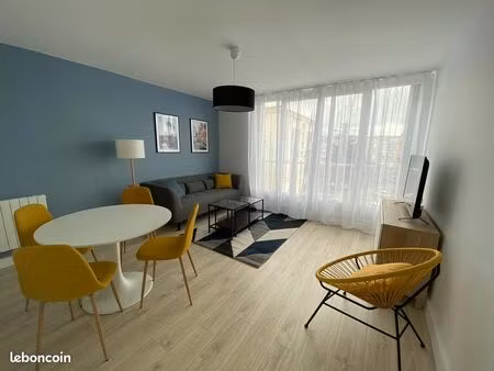 chambre privée lumineuse proche paris - le plessis trévise