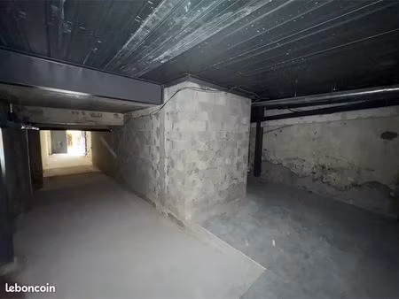 boutique 282 m² montreuil