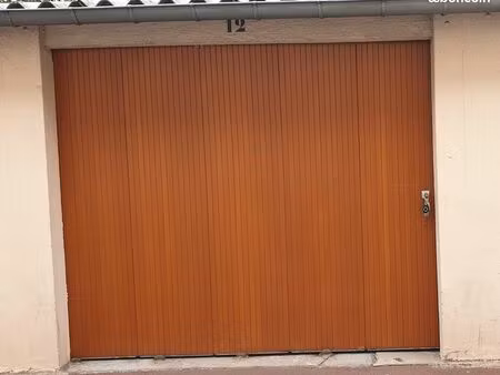 box / garage fermé en surface résidence les aigles le bourget