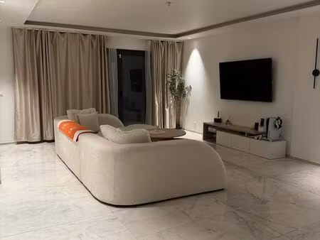 maison spacieuse 200 m² avec grand jardin et parking – location