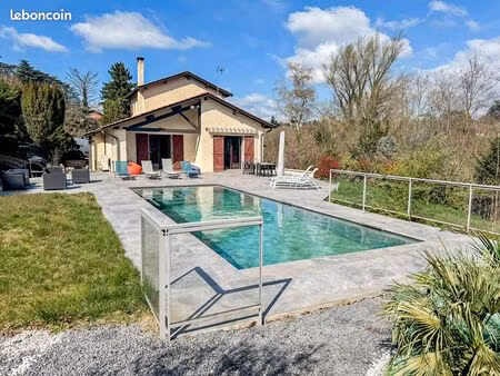 maison 7 pièces 210m2 terrain 2000m2