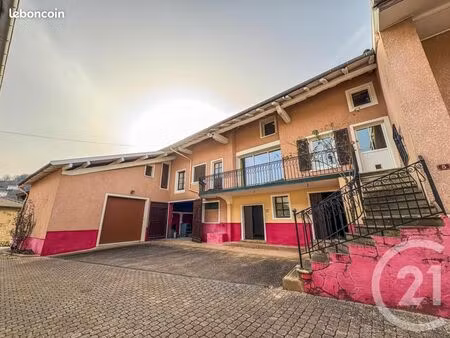 maison 9 pièces 161 m²