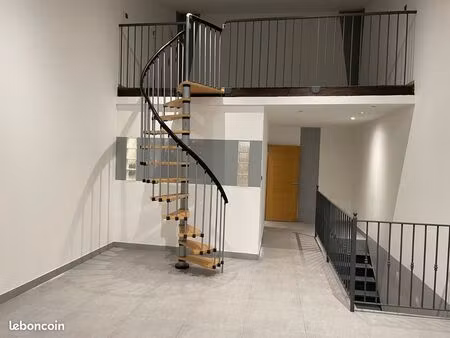 location superbe loft atypique 130 m² – calme – rochemaure (07)