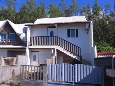 appt f3 65m2 réhabilité au calme. le baril