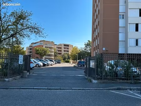 exclusivité box sécurisé de 5m x 2 55m en sous-sol laurent bonnevay - accès périphérique
