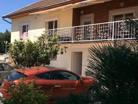 grande maison familiale avec sous-sol aménageable