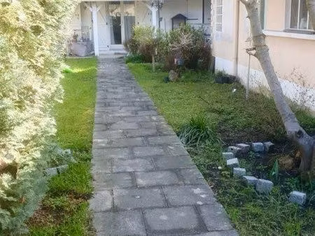 maison avec grand jardin  terrasse et garage de 48 m²