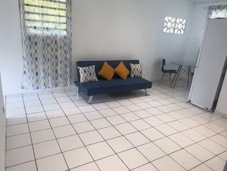 t2 meubler 800 hors charges