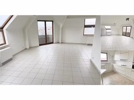 appartement à louer avec terrasse et 1 chambre   evere (vbd98318)
