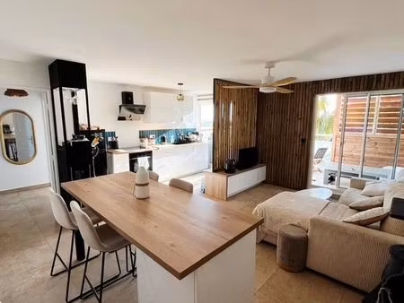 t3 60 m2 rénové vue mer avec parking  vendu meublé