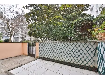 exclusivité. paris 17ème pont cardinet/batignolles. grand studio avec terrasse.
