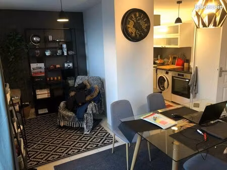 ? t2 32 m² – centre-ville – disponible immédiatement