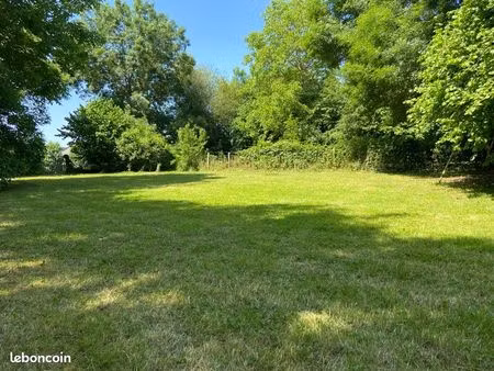 terrain bord de sarthe