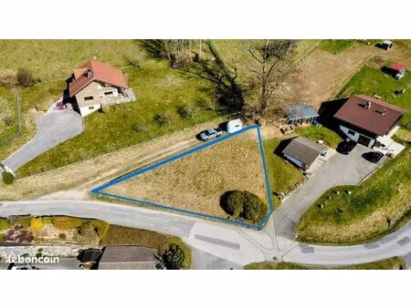 terrain 724 m² saint-sigismond