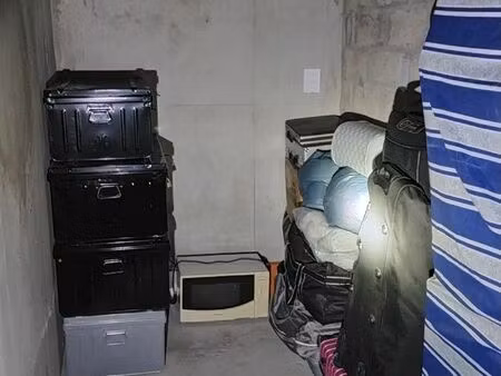 emplacement dans cave rue maraîchers 20e