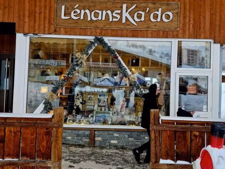 fond de commerce  boutique cadeaux  souvenirs  décoration  centre la toussuire  pied des p