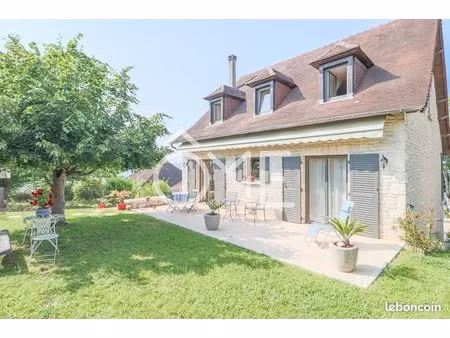 maison 9 pièces 177 m²