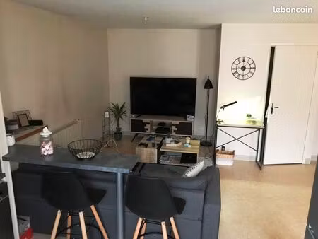 maison 2 chambres + 1 pièce palière / montfort le gesnois