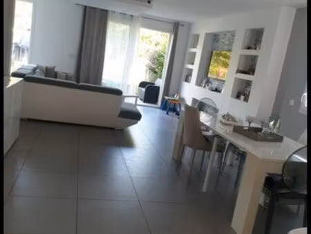 location villa 2 mois