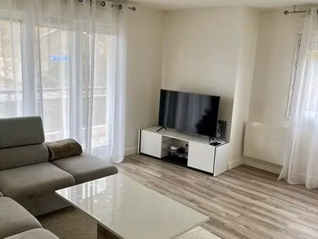 “t2 52 m² avec balcon 9 m² – sans vis-à-vis – étrembières – idéal investisseur ou couple”