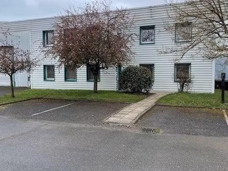 location 172m² de bureaux à toussieu