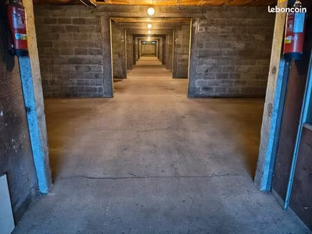 plateforme de stockage 1000 m² (cible : professionnels / pme)