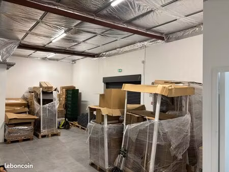 local d'activité / entrepôt de 80 m² - l'étang-salé les hauts