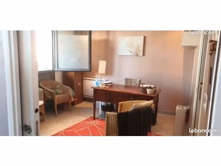 loue local 22m2 tout de suite