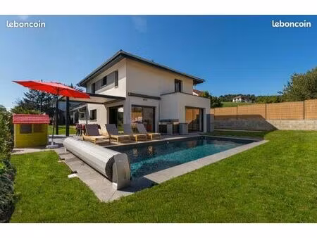 villa contemporaine avec piscine et extérieurs d’exception – à quelques minutes d’annecy