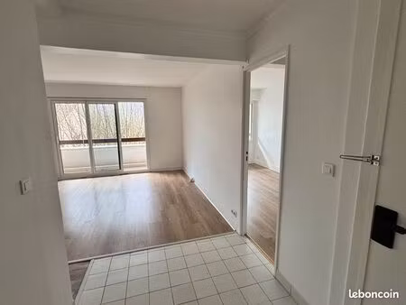 3 pièces  2 chambres  balcons  55 m²