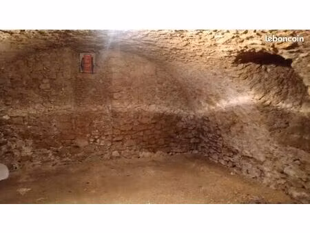 cave ancienne 25m² accès indépendant place de parking 14 000