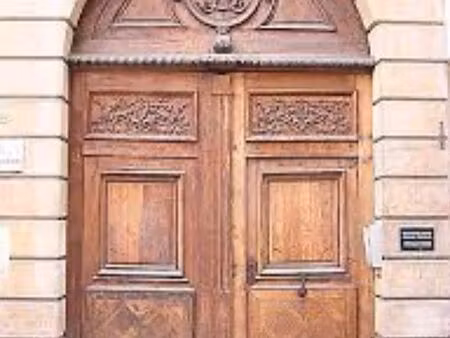 hôtel particulier xviie · 100m² atypique · duplex mezzanine · 4 25m sous plafond · centre 