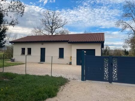 villa recente au calme