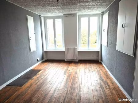 appartement 52.35 m2 trois pièces 1 étage + terrasse + parking